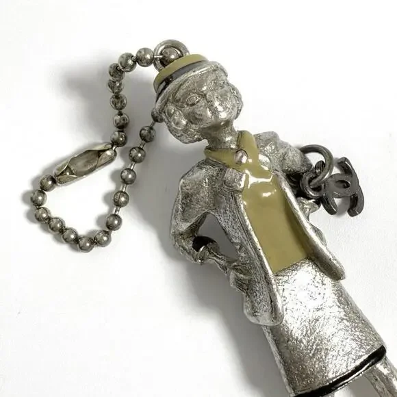 CHANEL Authentic Vintage Necklace - Picture 6 of 10